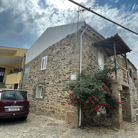 Casa Do Fundo Do Povo *