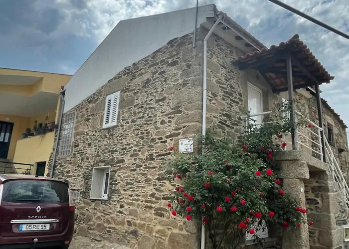 Casa Do Fundo Do Povo *